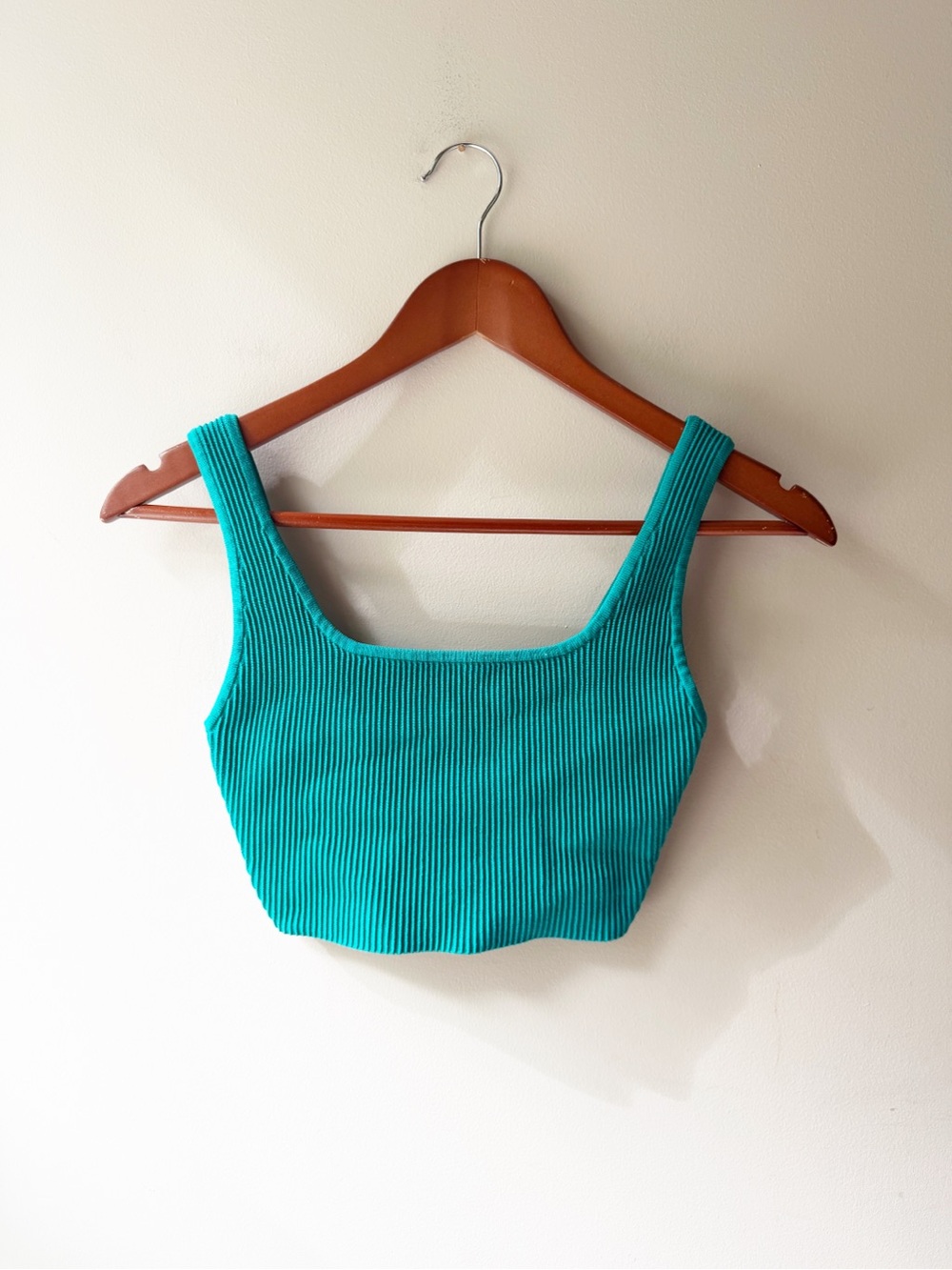 Babaton Aritzia Sculpt Knit Cropped Tank Top Teal XS - Picture 3 of 4